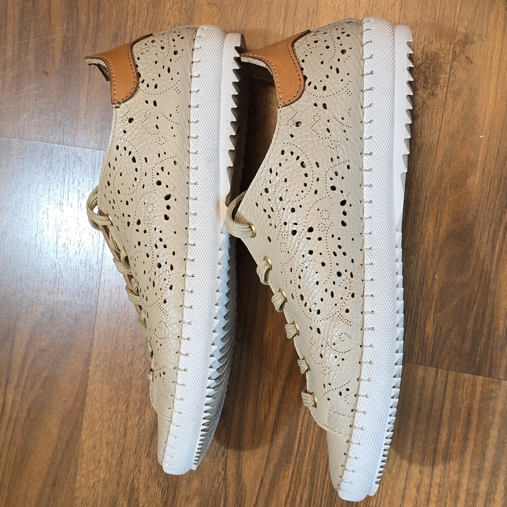 Weinbrenner Beige Casual Sneakers - Picture 5 of 10